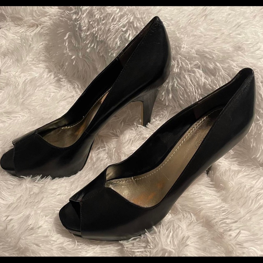 BRAND NEW 
ALL BLACK “PEEK TOE” NINE WEST HEELS